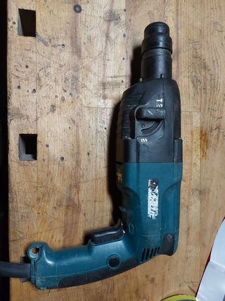 Taladro Makita HR 2440 de segunda mano por 70 EUR en Castellar del Vallès  en WALLAPOP