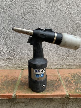 Remachadora neumatica de segunda mano por 80 EUR en Cardedeu en WALLAPOP