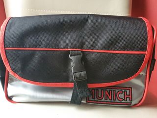 Neceser hombre Munich de segunda mano por 15 EUR en San Sebastián de Los  Reyes en WALLAPOP