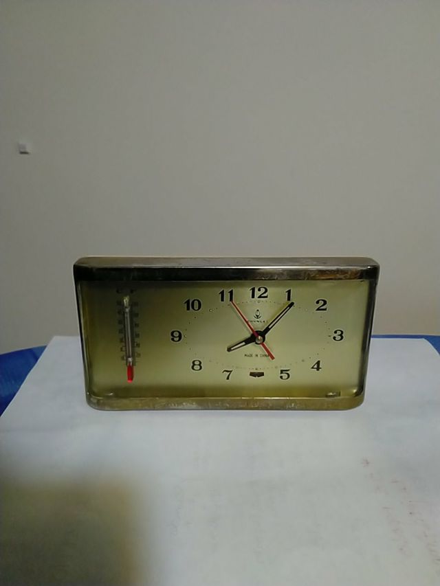 Despertador con termómetro