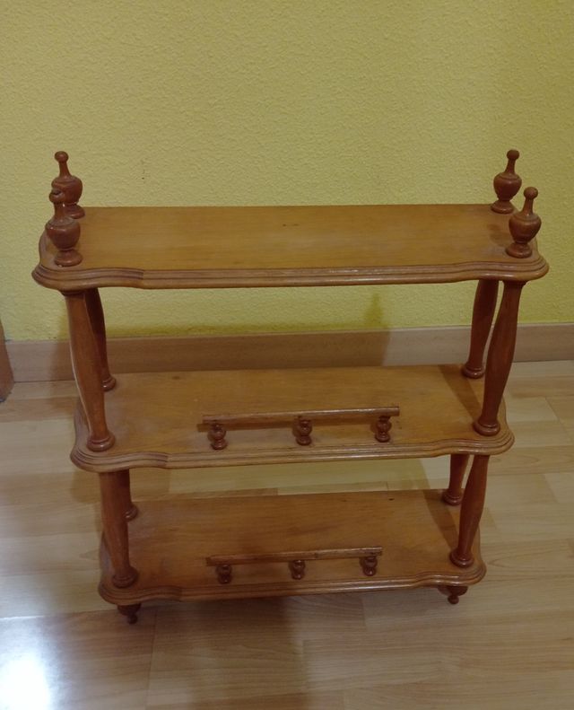 ESTANTERIA DE BAÑO MAS COMPLEMENTOS