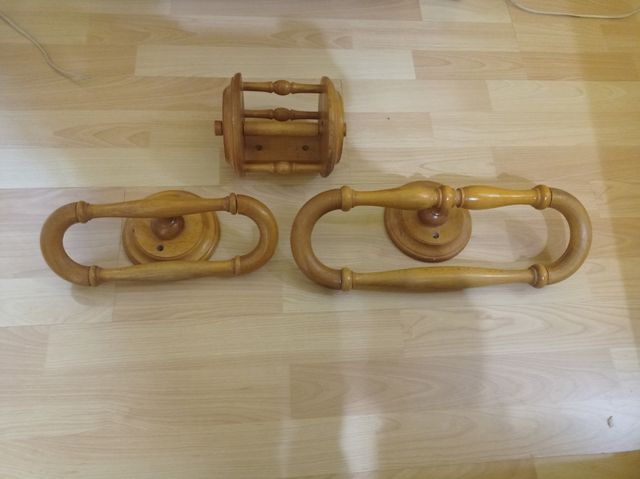 ESTANTERIA DE BAÑO MAS COMPLEMENTOS