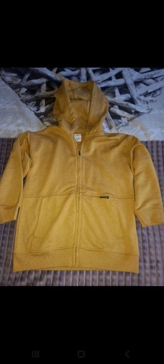 Sudadera con cremallera niño Lefties de segunda mano por 4 EUR en O Burgo  en WALLAPOP