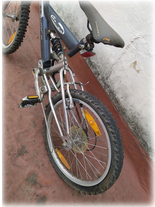SE VENDE BICICLETA DE MONTAÑA PEQUEÑA COBRA