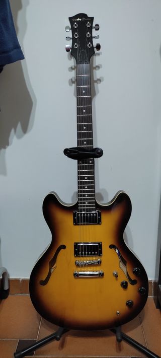 Guitarra semicaja de segunda mano en WALLAPOP