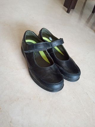 Zapato escolar 37 GORILA de segunda mano por 15 EUR en Mira-Sol en WALLAPOP