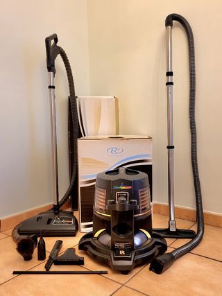 Aspirador Rainbow E2 completo de segunda mano por 950 EUR en Gijón en  WALLAPOP