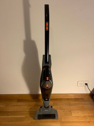 Aspiradoras Vertical, HIKEREN Aspiradora Escoba de segunda mano por 50 EUR  en Barcelona en WALLAPOP
