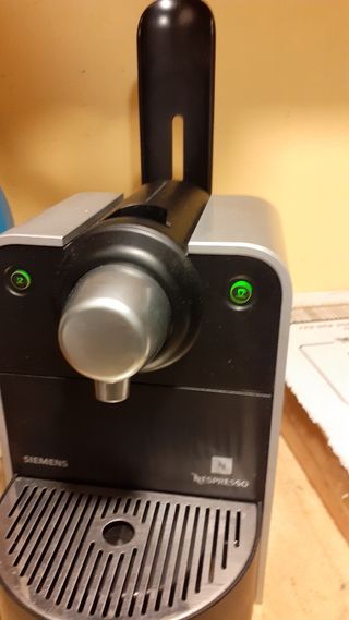 Cafetera Siemens Nespreso TK 30NO1 de segunda mano por 25 EUR en  Donostia-San Sebastián en WALLAPOP