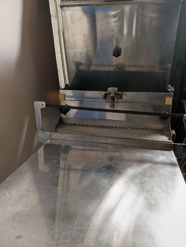 Dosificadora de láminas/planchas de bizcocho