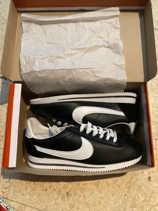 Zapatillas nike talla 41 a estrenar de segunda mano por 40 EUR en Arroyo de  La Miel en WALLAPOP