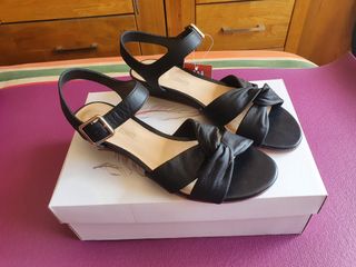 Sandalias de cuña Clarks número 41. de segunda mano por 45 EUR en Málaga en  WALLAPOP