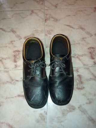 Botas de seguridad GARMARYGA (S3) 44 de segunda mano por 15 EUR en  Talamanca del Jarama en WALLAPOP