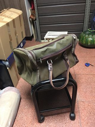 Maleta de mano de piel El Corte Inglés de segunda mano por 22 EUR en Las  Rozas de Madrid en WALLAPOP