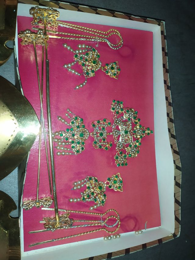 Peinetas y aderezo + broche de Fallera Antiguos 