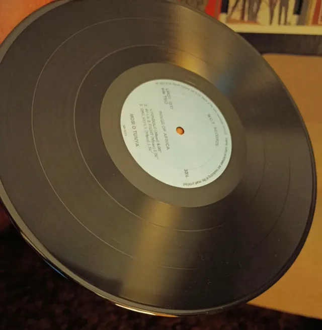 Wings of África - Music o tunya . vinilo