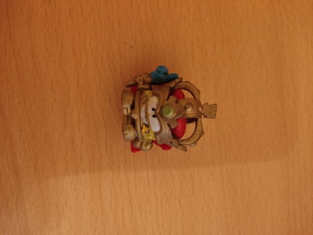 Figura Superthings Dorado Serie 9 Royal Justice