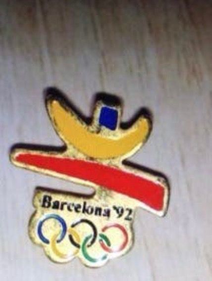 Pin logo Barcelona 92