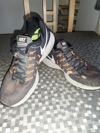 OFERTÓN DE NIKE AIR ZOOM PEGASUS 33\\'\\' de segunda mano por 20 EUR en  Barcelona en WALLAPOP
