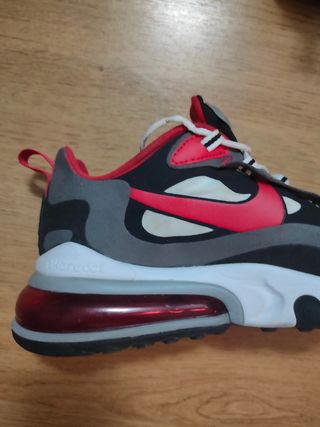 Zapatillas Nike Air70 React 42 de segunda mano por 50 EUR en Majadahonda en  WALLAPOP
