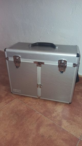 Maletín de peluquería de segunda mano en WALLAPOP
