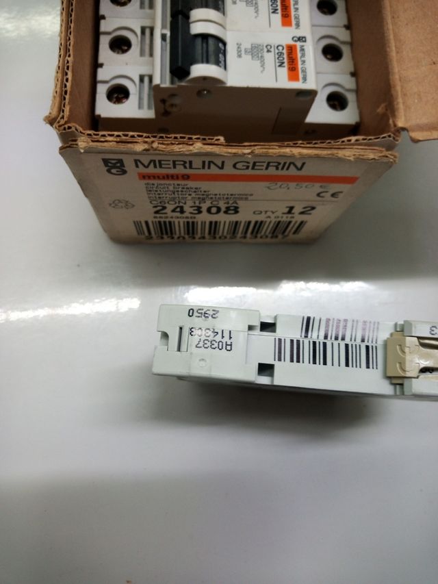 Magneto térmico MERLIN GERIN