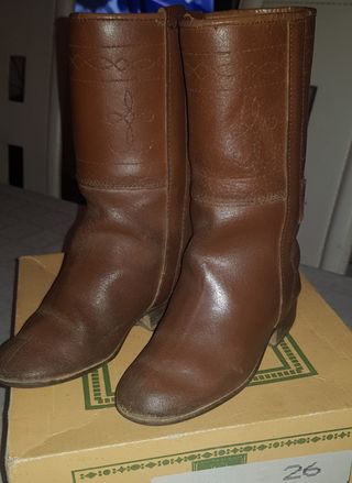 Botas Camperas niño Roberto Garrudo de segunda mano por 20 EUR en Sevilla  en WALLAPOP