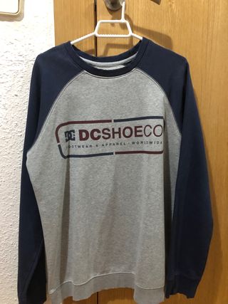 Sudadera sin capucha DC de segunda mano por 7,5 EUR en Barcelona en WALLAPOP