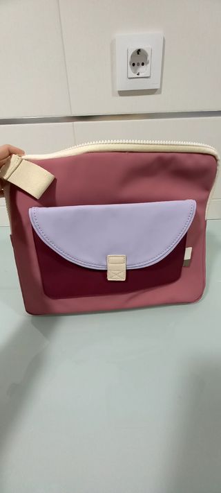 FUNDA PORTÁTIL DE ZARA de segunda mano por 6 EUR en Ciudad Real en WALLAPOP