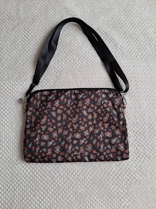 Bolso para portátil MISAKO de segunda mano por 5 EUR en A Coruña en WALLAPOP