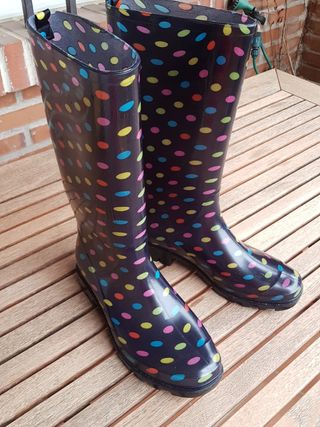 Botas agua talla 36 de segunda mano por 4 EUR en Las Rozas de Madrid en  WALLAPOP