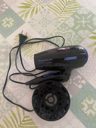 Secador de viaje de segunda mano por 8 EUR en Quart de Poblet en WALLAPOP