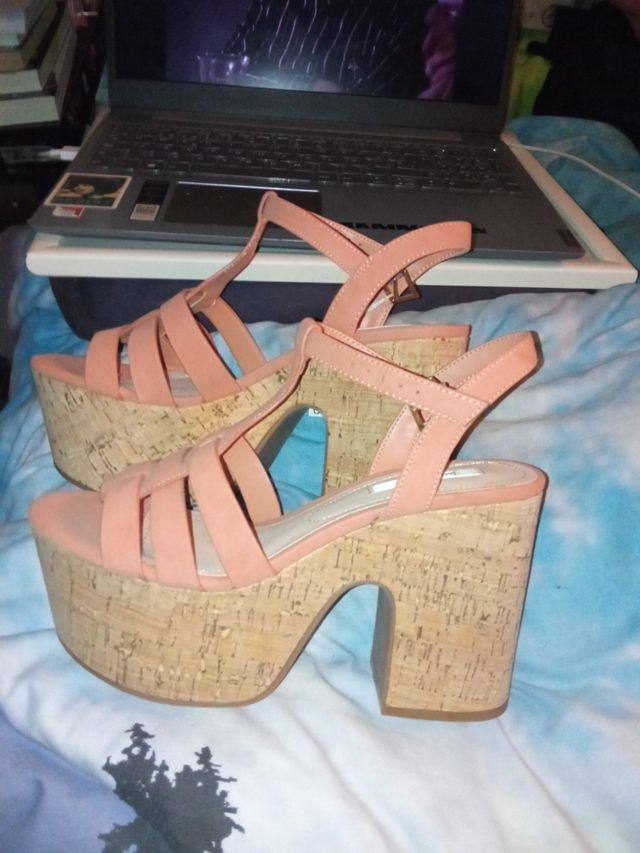 Sandalias tacón y plataforma Stradivarius