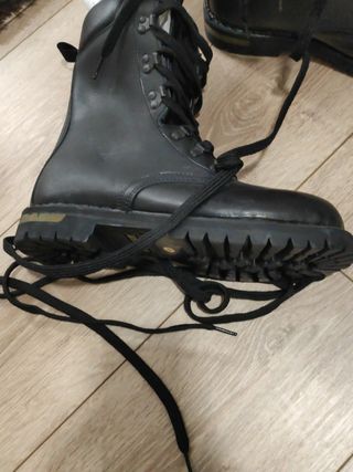 Botas militares de segunda mano por 80 EUR en Miguel Esteban en WALLAPOP