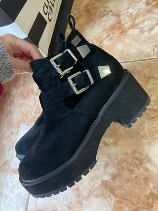 Botines negros de coolway de segunda mano por 24,5 EUR en Aielo de Malferit  en WALLAPOP