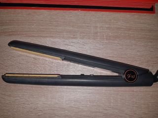 Plancha de pelo Ghd la original de segunda mano por 45 EUR en Foz en  WALLAPOP