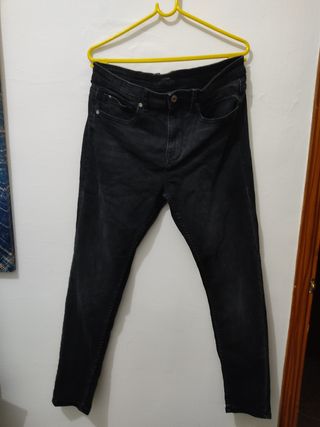 Vaqueros para hombre talla 42 marca Lefties de segunda mano por 5 EUR en  Guadix en WALLAPOP