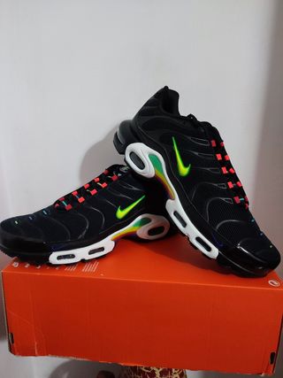 Nike air max plus History of air noir.talla 46 de segunda mano por 195 EUR  en Elche en WALLAPOP