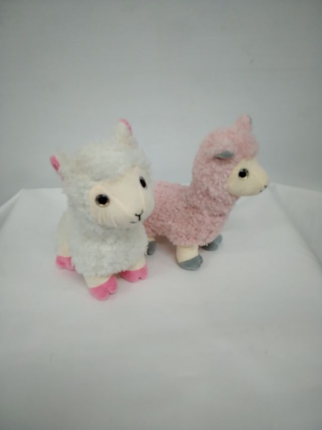 2 llamas de peluche