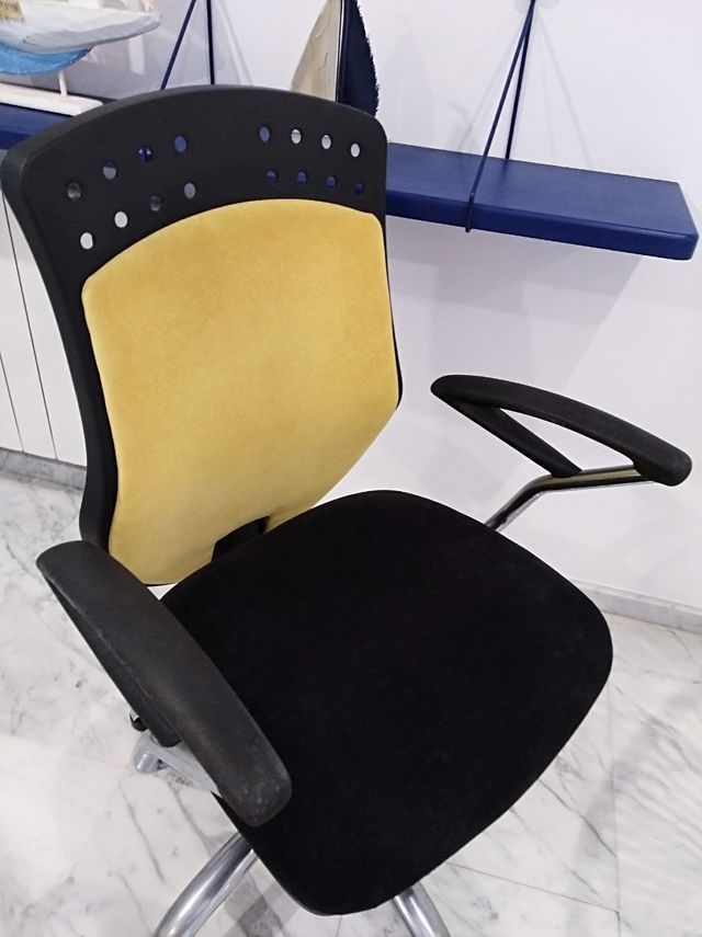 SILLA DE DESPACHO CON RUEDAS