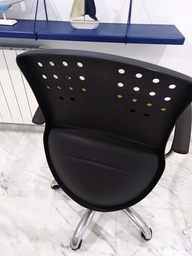 SILLA DE DESPACHO CON RUEDAS