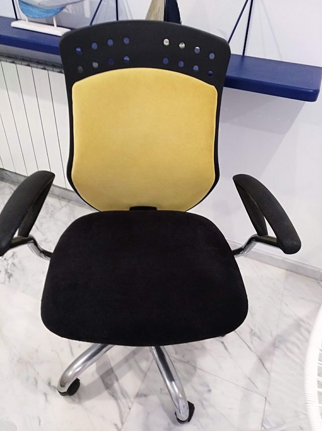 SILLA DE DESPACHO CON RUEDAS