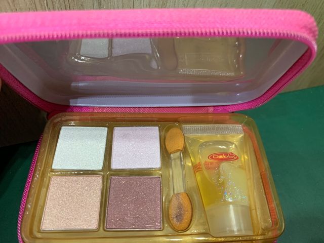 Kit make up con scatola in metallo