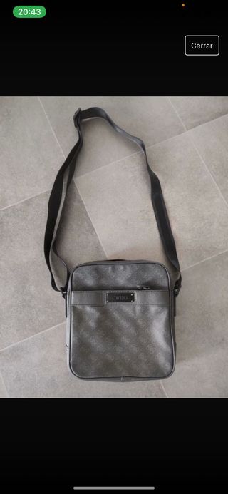 Mariconera Guess de segunda mano por 35 EUR en Ogíjares en WALLAPOP