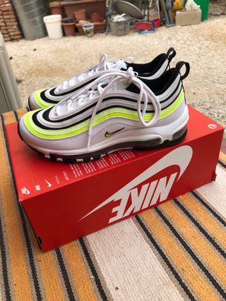 Nike air max 97 GS de segunda mano por 50 EUR en La Cañada en WALLAPOP