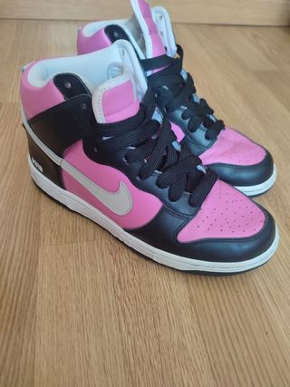 Zapatillas Nike talla 40 de segunda mano por 50 EUR en Pinto en WALLAPOP