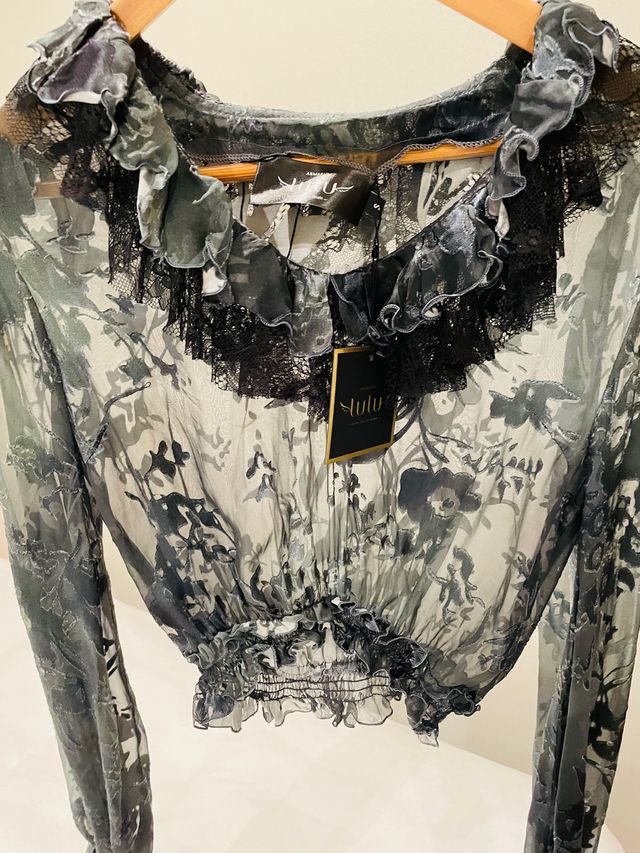 Crop top super especial Armario Lulú nuevo