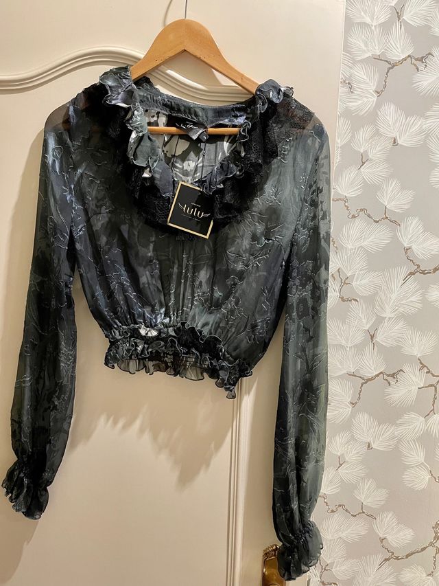 Crop top super especial Armario Lulú nuevo