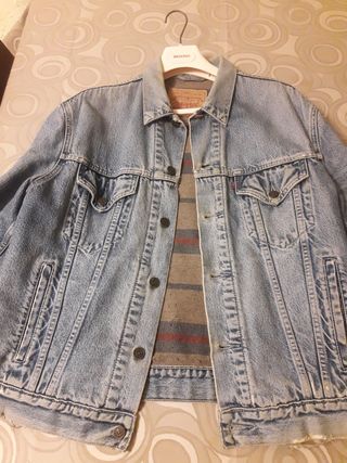 Chaqueta Levis forrada vintage de segunda mano por 30 EUR en Barcelona en  WALLAPOP