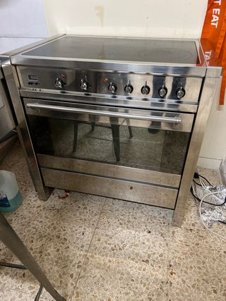 Horno electrico con Vitro Inox. de segunda mano por 150 EUR en Palma de  Mallorca en WALLAPOP
